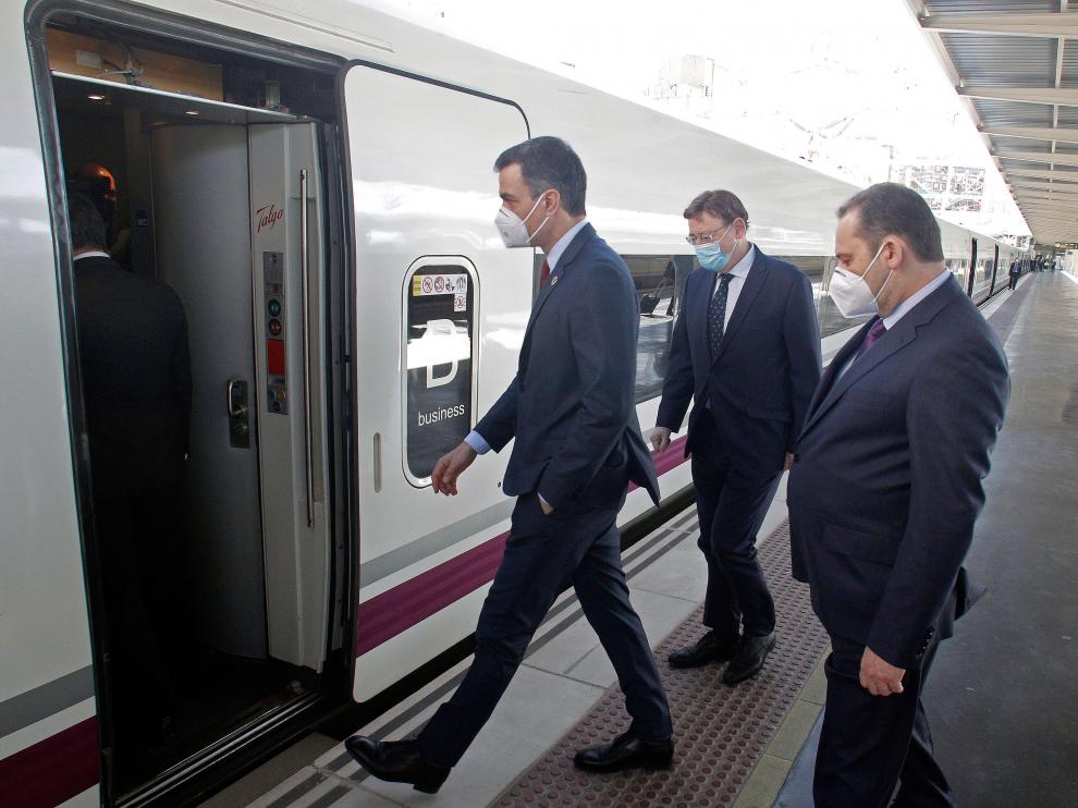 El presidente del Gobierno inaugura tramo del ave en Alicante