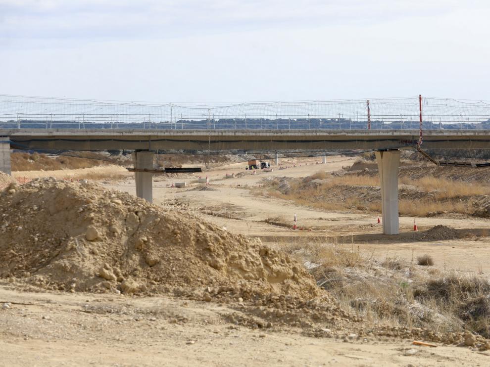 Las obras de la autovía A-22 entre Huesca y Siétamo llevan meses ralentizadas por un modificado.