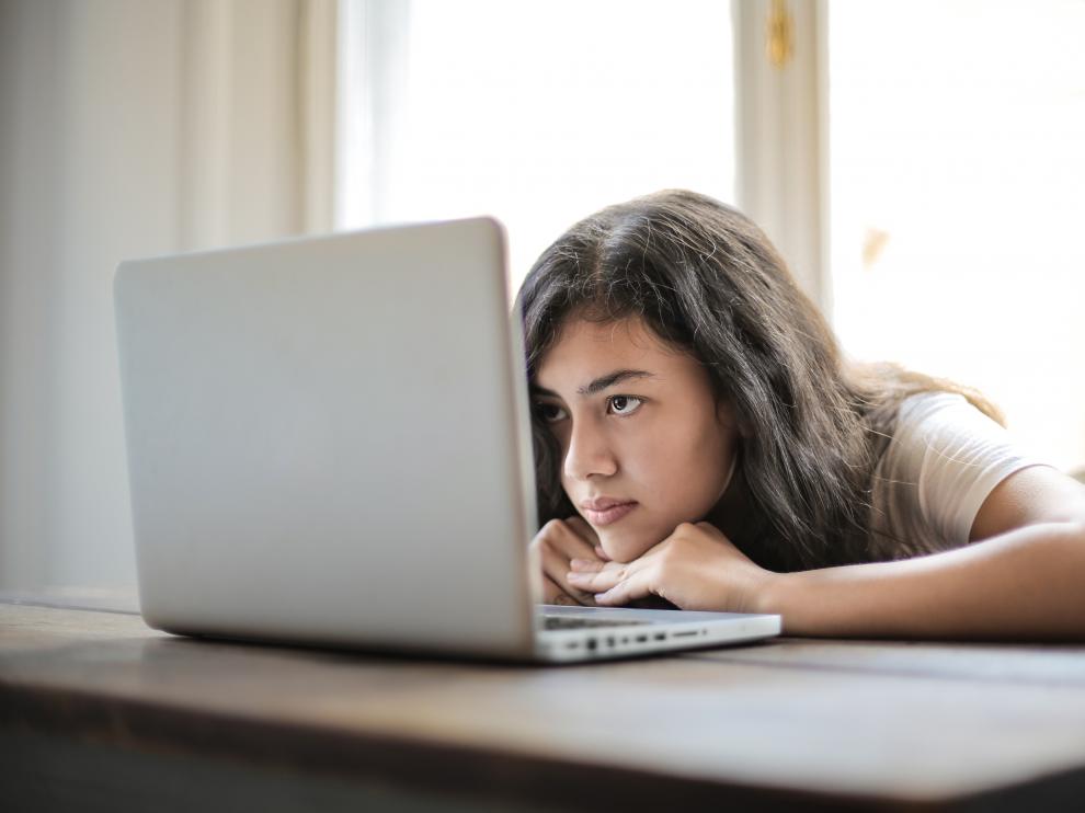 Cerca del 95% de los escolares encuestados afirman que utilizan la red de forma habitual