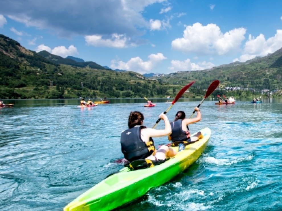 Imagen de archivo de una actividad de turismo activo en Lanuza.