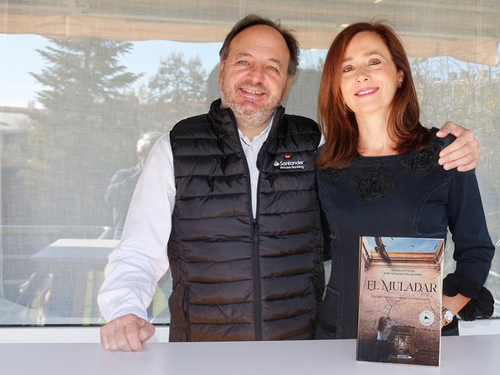 Ángela Puntes y José Ignacio Villacampa escriben a cuatro manos 'El muladar'.