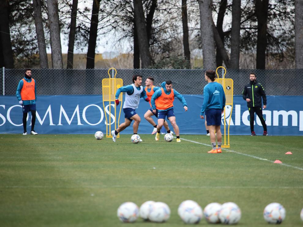 La SD Huesca comenzó a preparar este martes la visita al Sevilla.