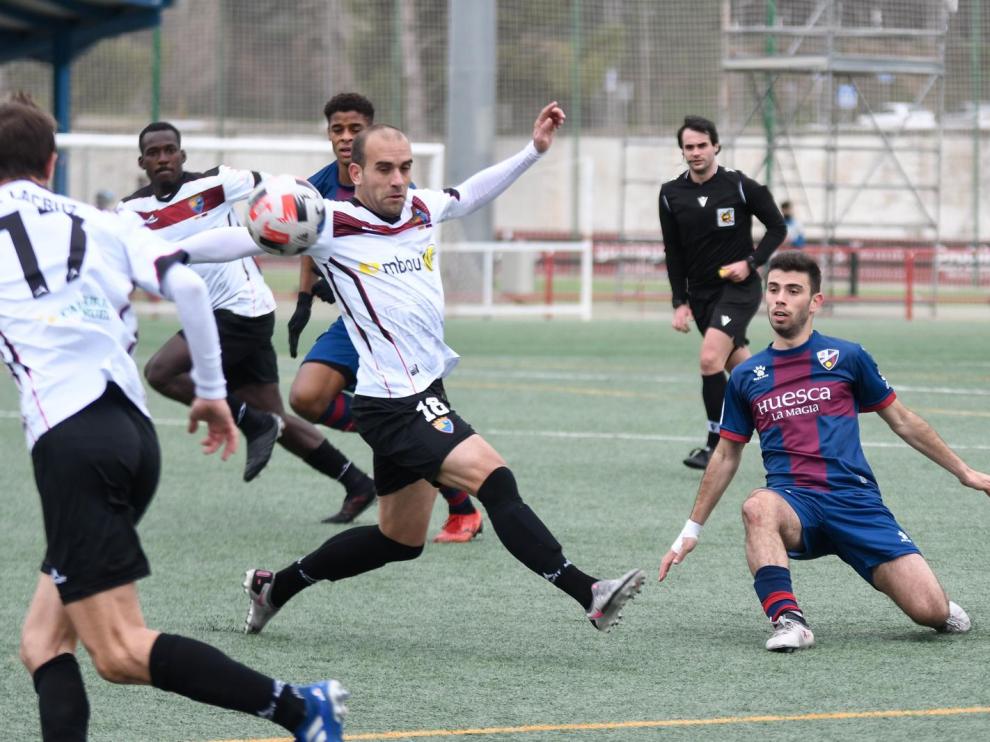 Imagen del partido de este domingo entre Huesca 'B' y Teruel