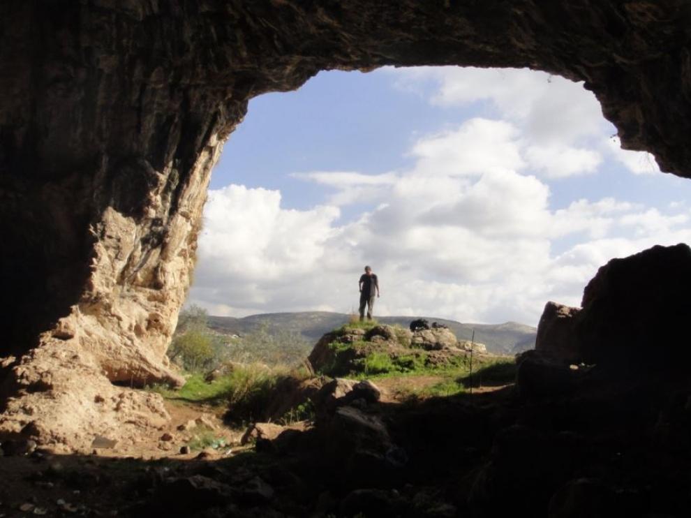 Acceso a la cueva de Shukbah.