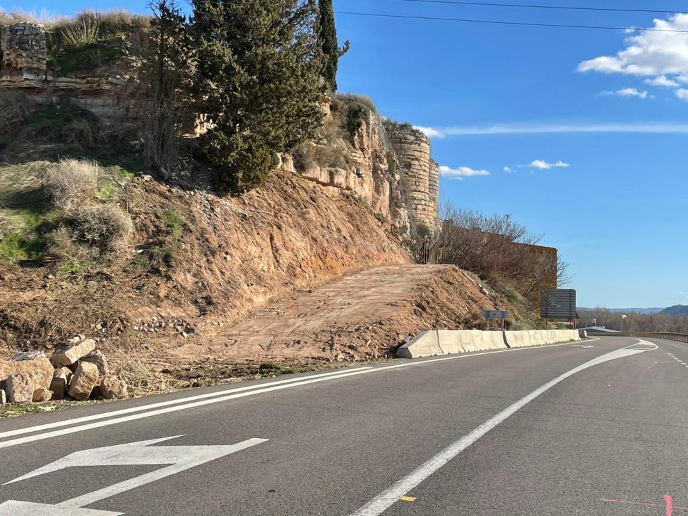 Obras de consolidación del talud de las murallas del Castillo de Zaidín.
