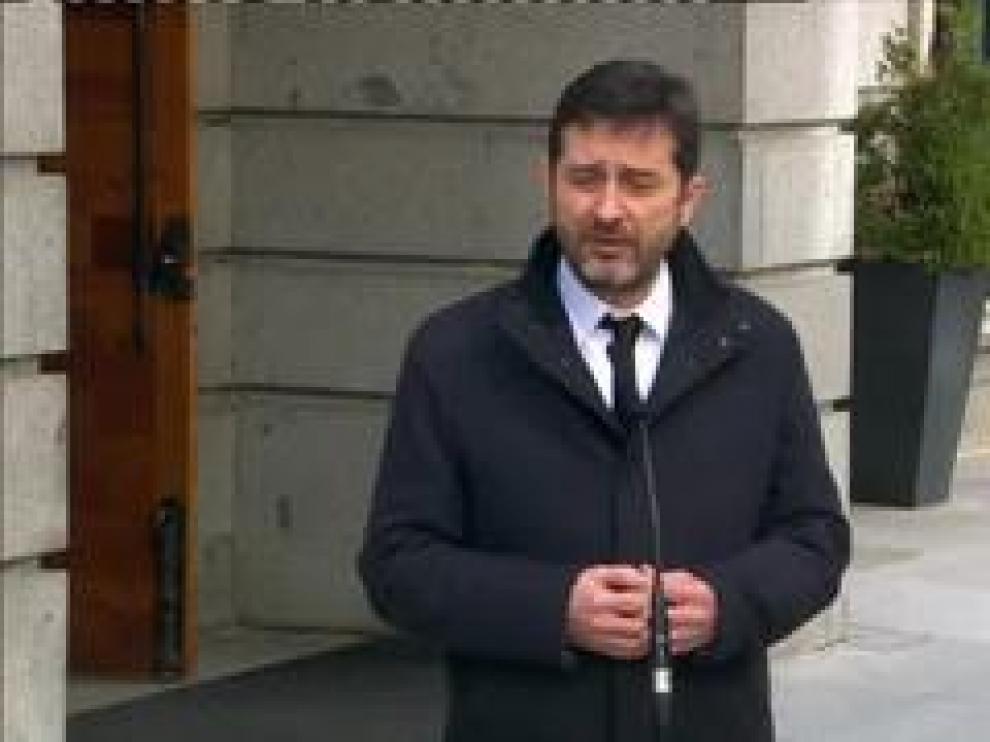 El coportavoz de la formación Morada, Rafa Mayoral, no condena los actos vandálicos y ha habla de la necesidad de una “profundización democrática”