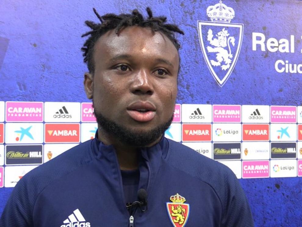 El jugador nigeriano del Real Zaragoza James Igbekeme