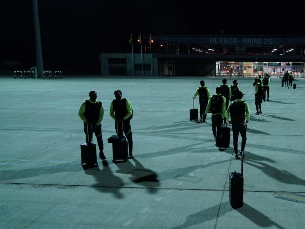 El Granada aterrizó en Huesca este sábado ya de noche.
