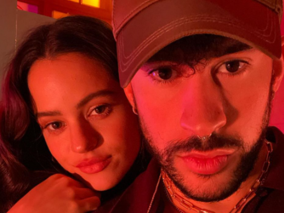 Bad Bunny comparte una fotografía en Instagram junto a Rosalía.
