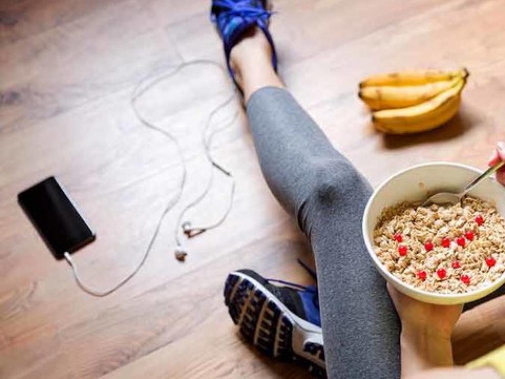 Comer adecuadamente antes y después de entrenar ayuda a conseguir los objetivos deportivos.
