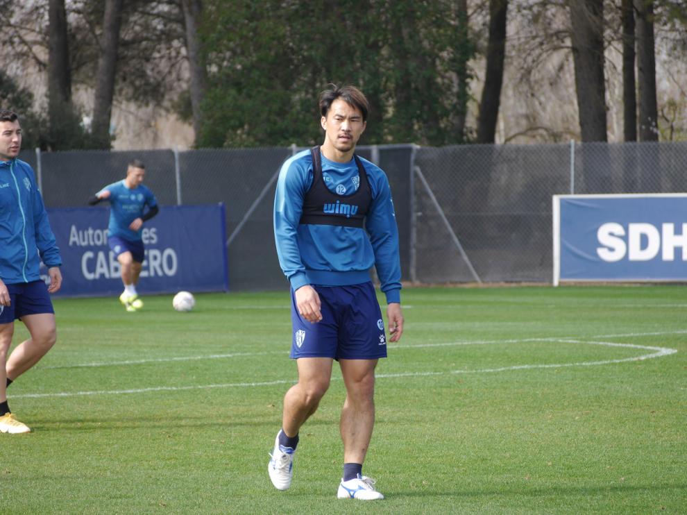 Shinji Okazaki, durante el entrenamiento de este miércoles.