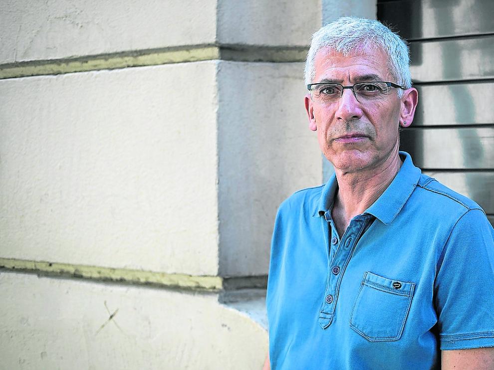 José Ovejero publica 'Humo'.