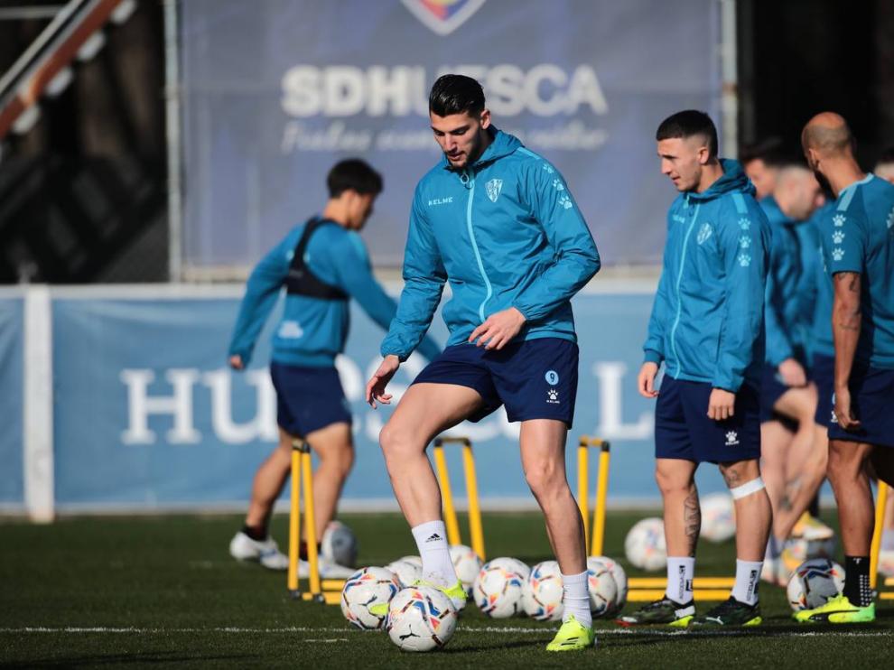 Rafa Mir y Escriche compartirán la responsabilidad goleadora.