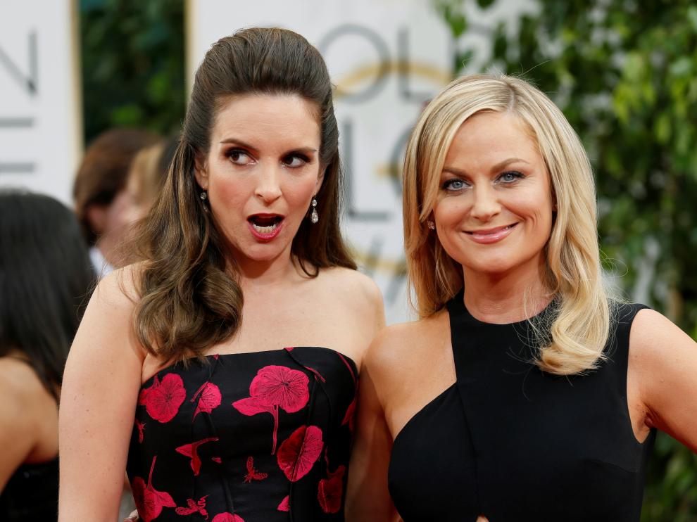 Tina Fey y Amy Phoehler presentan la gala de los Globos de Oro de este año.