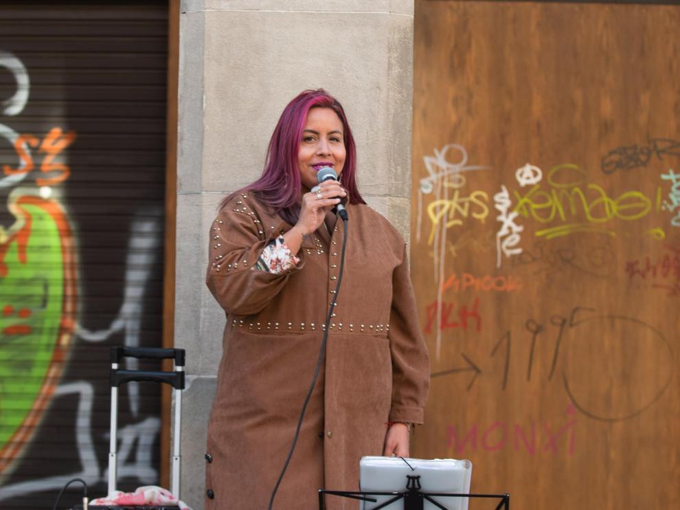 La cantante Patricia Romo en el paseo de la Independencia de Zaragoza