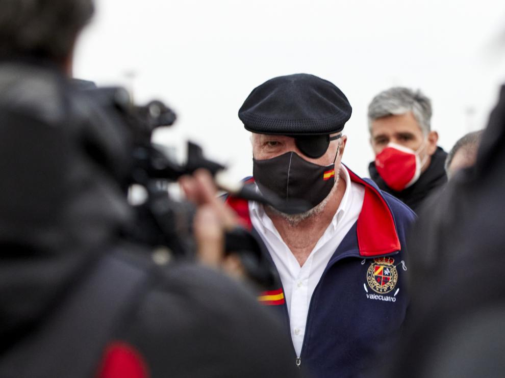 El excomisario José Manuel Villarejo, a su salida de la cárcel madrileña de Estremera