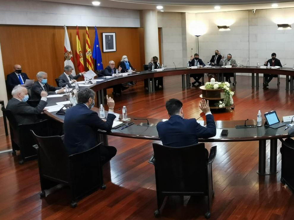 Momento de una de las votaciones en el pleno de este jueves.