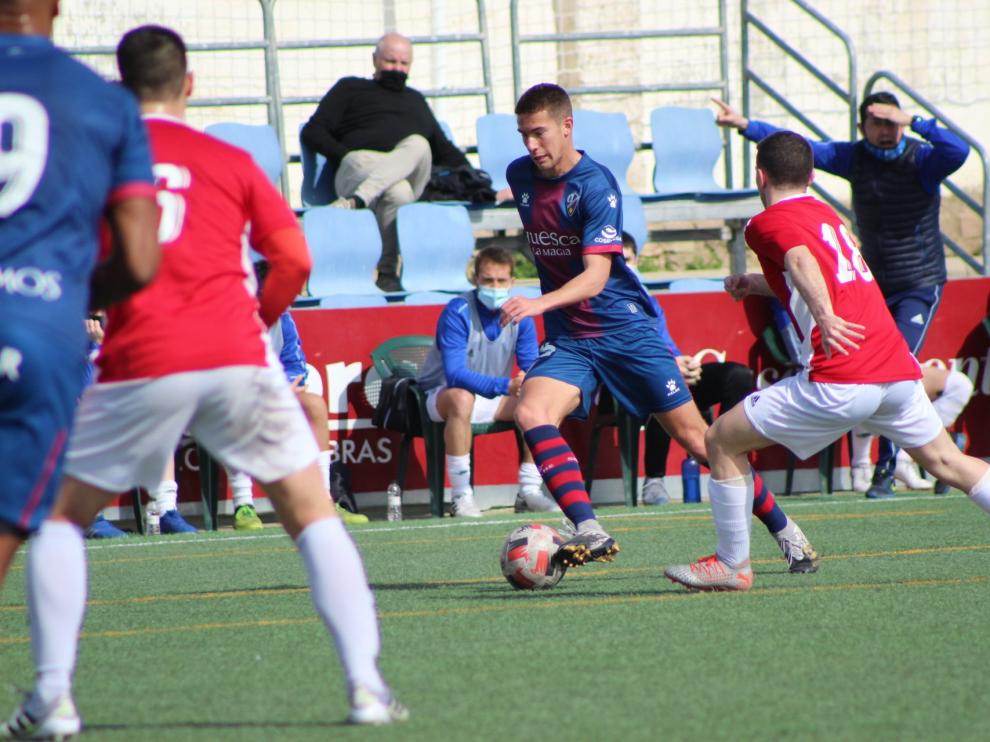 Disputa entre el Huesca 'B' y Valdefierro