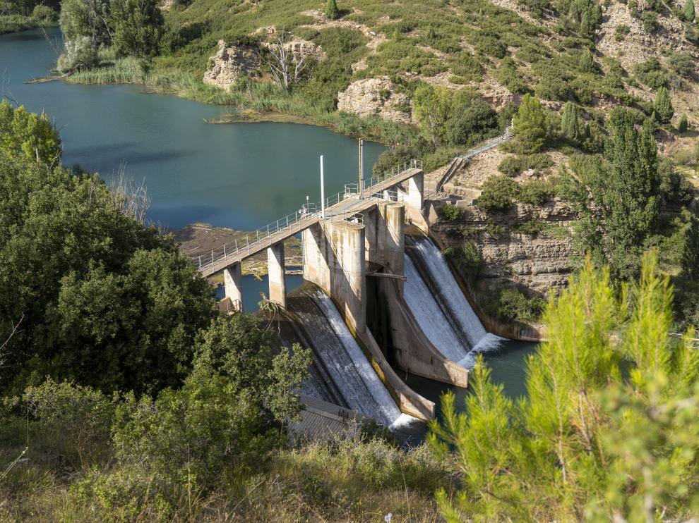 Sobre la presa de los Toranes en Albentosa pesa una orden de demolición.
