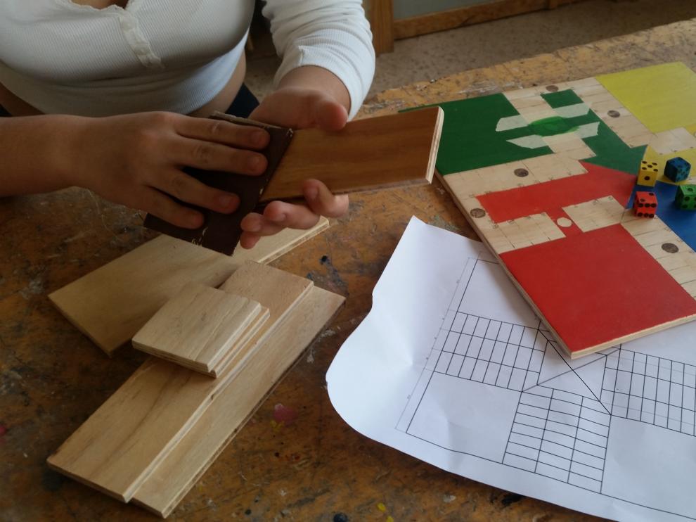 Trabajando en un parchís