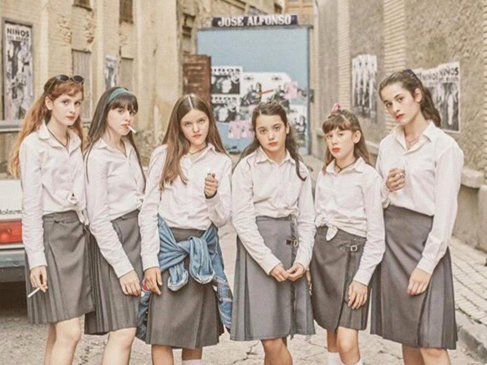 Las protagonistas de 'Las niñas', en la calle Torreseca, muy cerca de la calle de Alfonso.