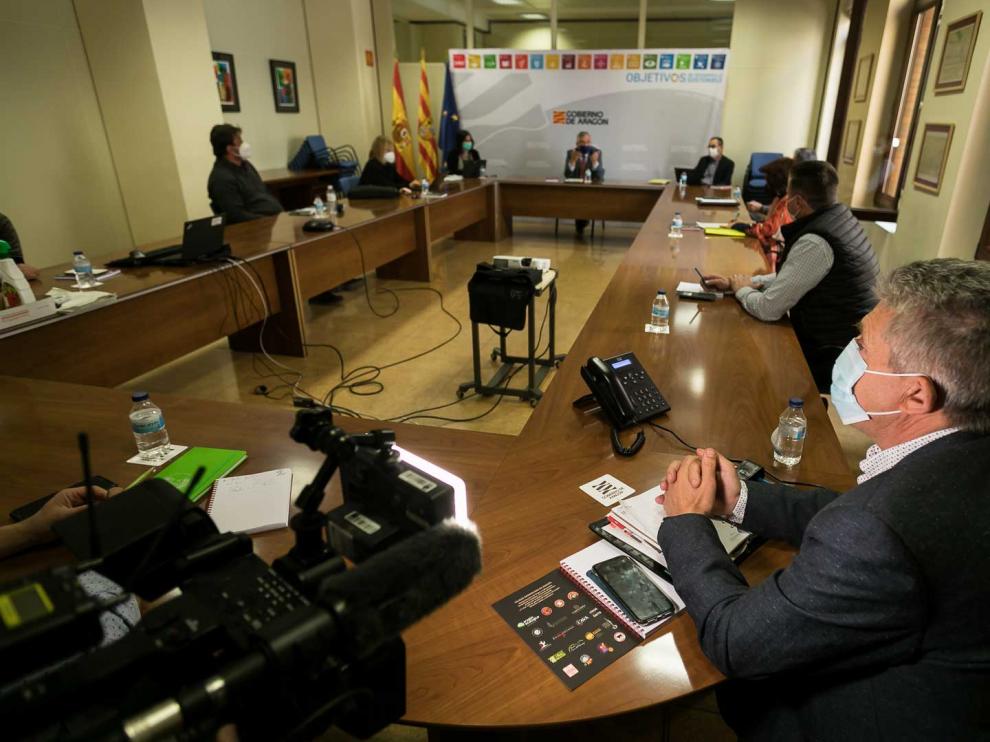 El consejero de Agricultura, Joaquín Olona, con los representantes de las organizaciones agrarias y las cooperativas agroalimentarias