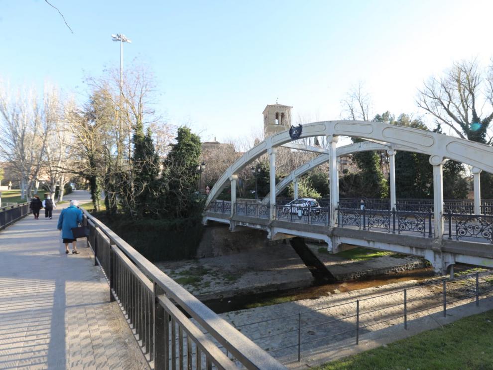 El puente de las Miguelas está en la salida de Huesca hacia la carretera de Sabiñánigo.