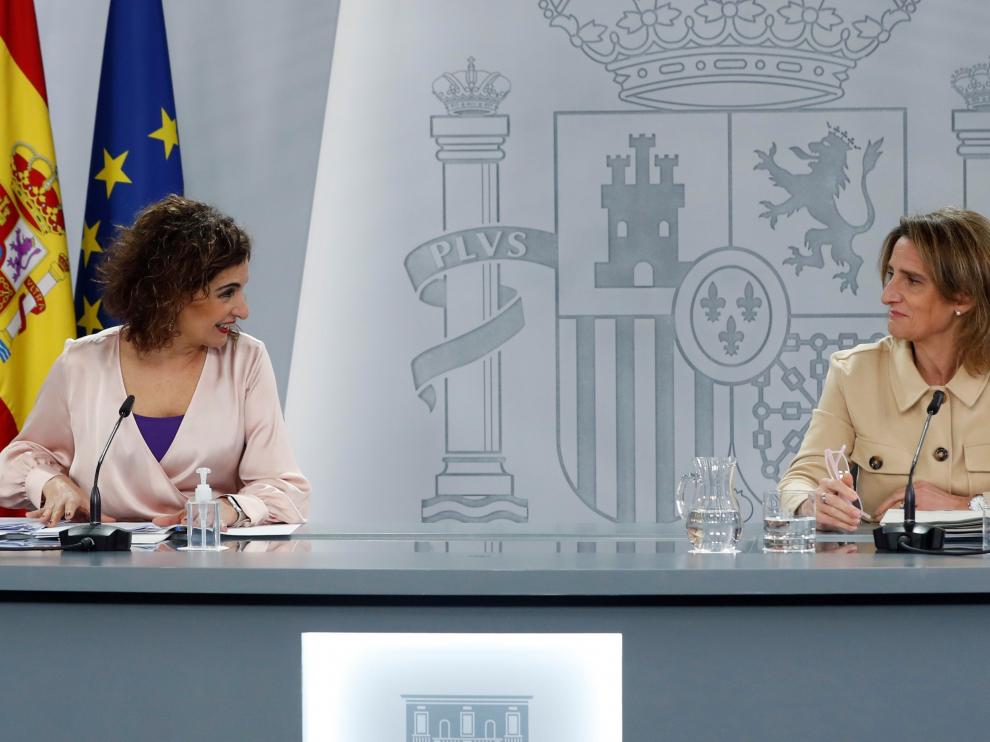 Las ministras Teresa Ribera y María Jesús Montero