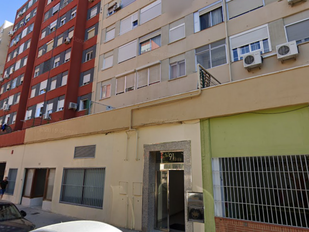 El cadáver ha sido localizado en un piso del número 91 de la calle de Emilio Castelar.