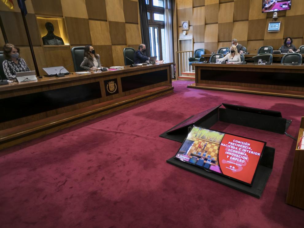 Imagen de la comisión de Hacienda de este martes en el Ayuntamiento de Zaragoza.