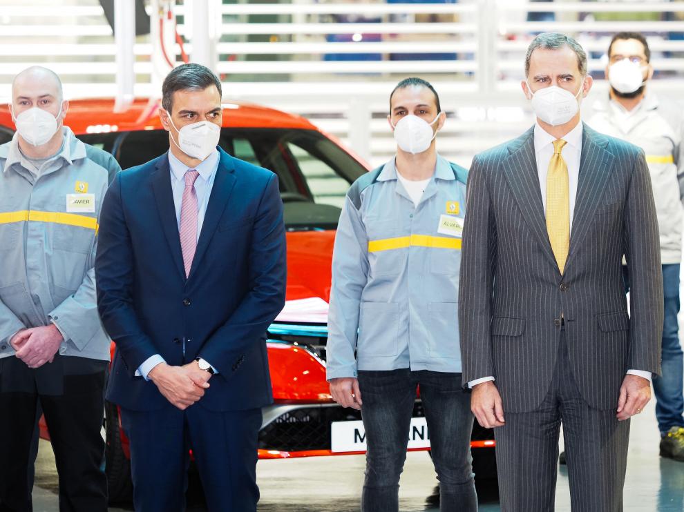 Felipe VI y Pedro Sánchez, durante la presentación del Plan Estratégico de Renault, en la factoría de la compañía en Palencia