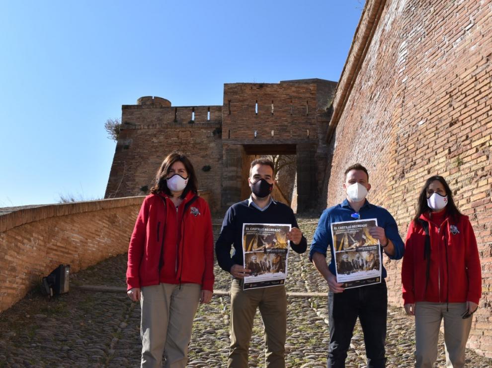 Concejal y responsable de HP Lab, junto a las técnicos de turismo