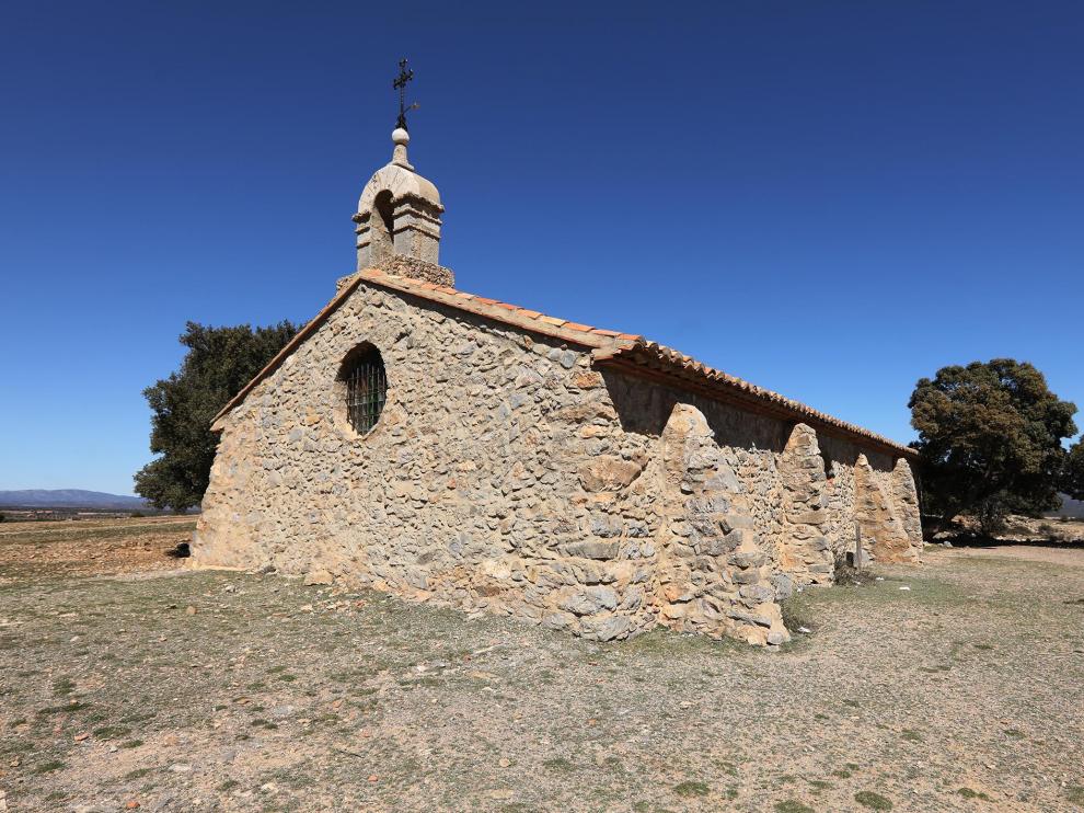 La ermita de la Santa Cruz, en el paraje donde se registró la explosión de una granada que hirió a un pastor.