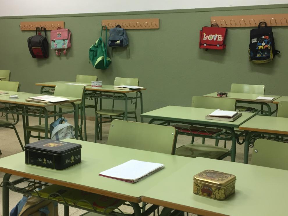 Un aula del Miguel Servet convertida en un colegio de monjas de los 90.