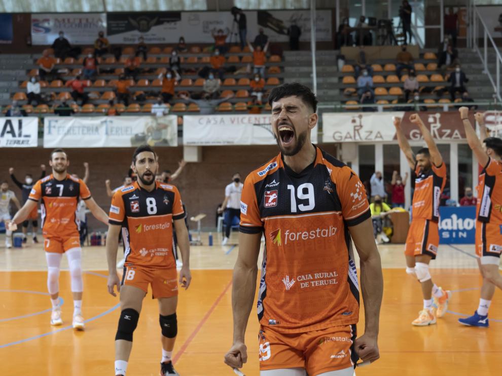 Segundo partido del playoff de cuartos de final de superliga de Voleibol entre C. V.Teruel y Manacor. Foto Antonio Garcia/bykofoto.[[[FOTOGRAFOS]]]