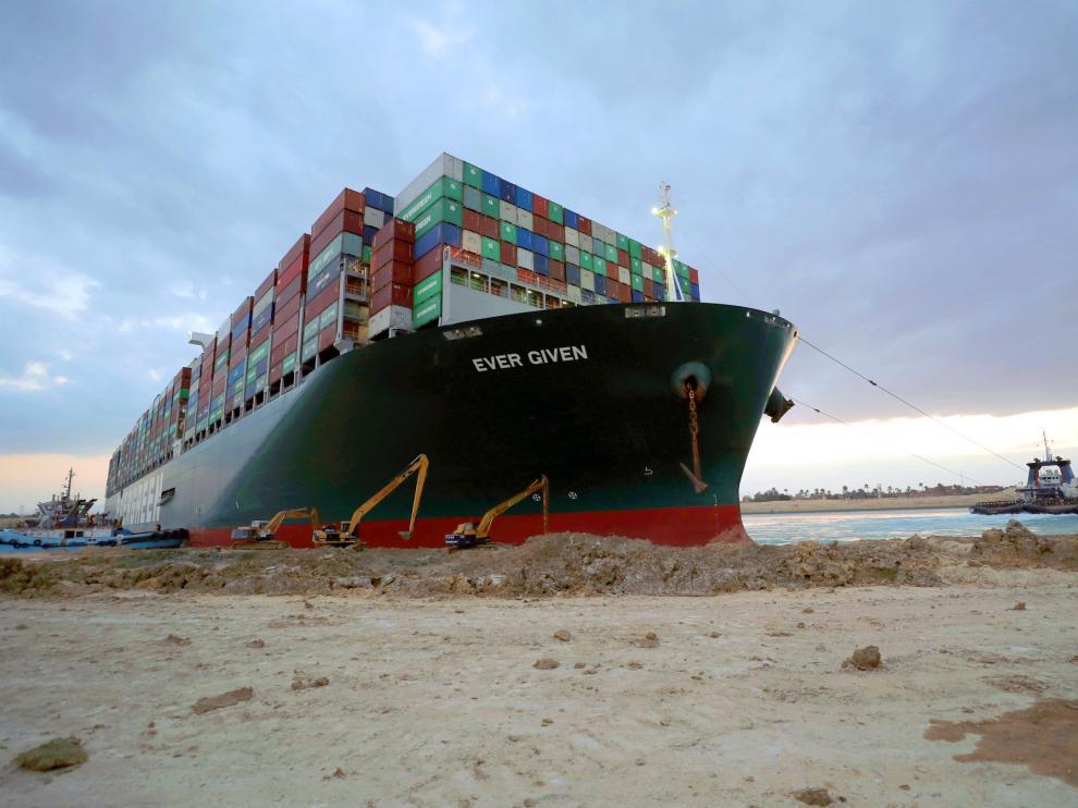 Egipto logra mover el buque 'Ever Given' en el Canal de Suez