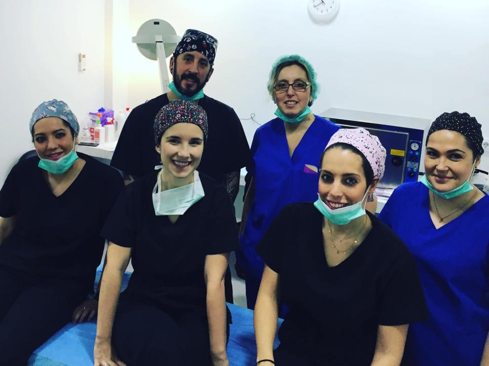 Equipo de NeoInjerto Capilar Gen comandado por la doctora Lourdes Moreno.