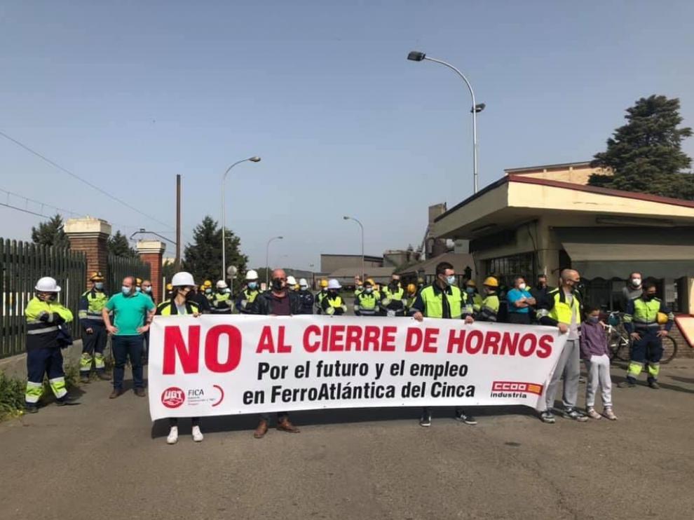 Los trabajadores de Ferroatlántica del Cinca (Hidro Nitro) inician las movilizaciones para evitar los despidos