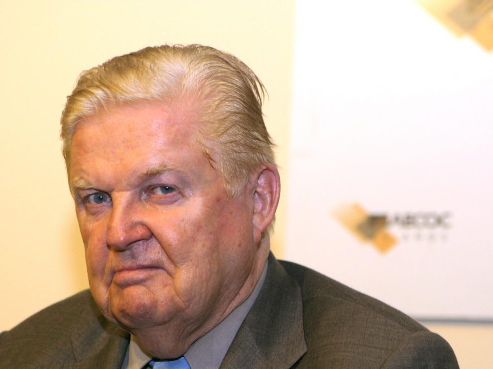 Robert Mundell, en una visita a Zaragoza en 2002