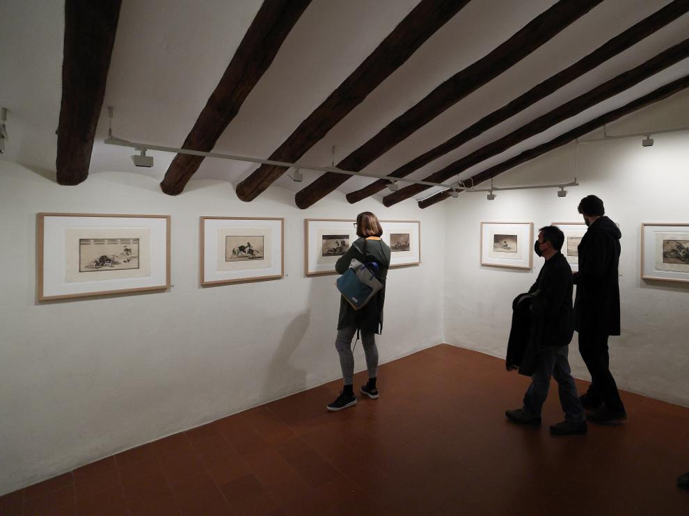 Visitantes del Museo del Grabado, esta Semana Santa en Fuendetodos.