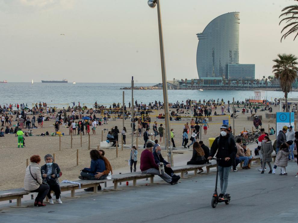 La playa de Barcelona durante la Semana Santa.