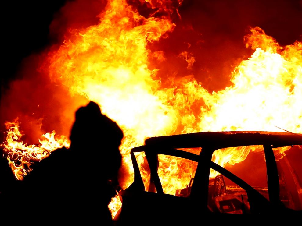 Rioters are seen at the peace BRITAIN-NIRELAND/PROTESTS
