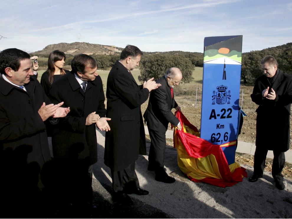 El tramo entre Ponzano y El Pueyo de Barbastro de la A-22 fue inaugurado el 30 de enero de 2009 por el entonces secretario de Estado de Planificación de Fomento, el oscense Víctor Morlán.