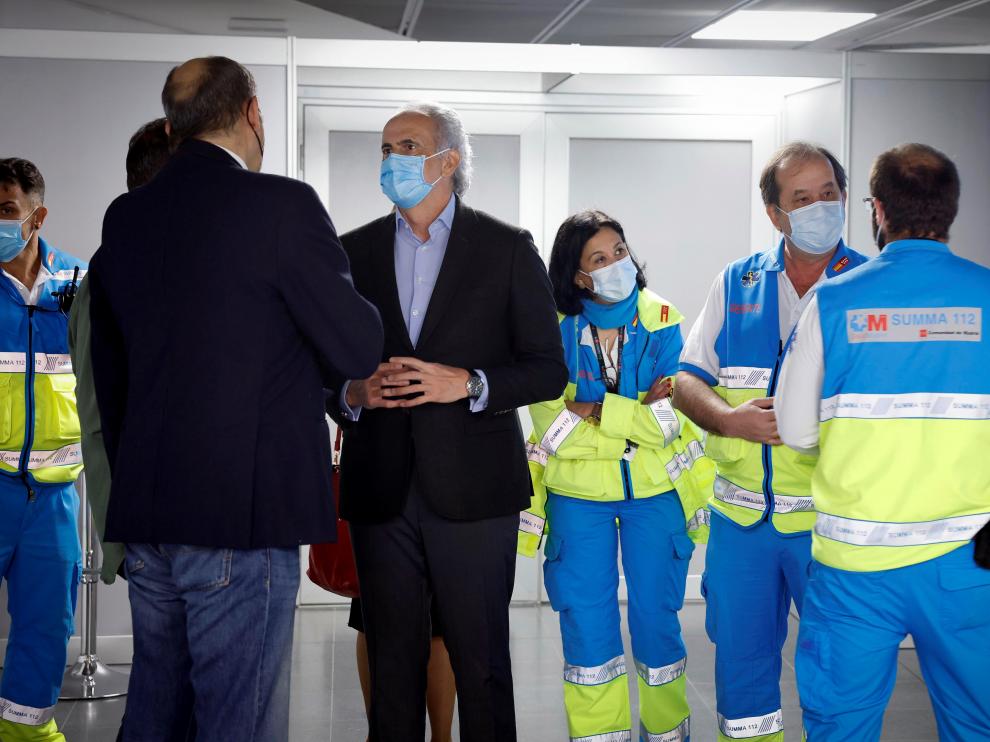 El consejero de Sanidad de Madrid visita el punto de vacunación contra la covid-19 instalado en el Wizink Center