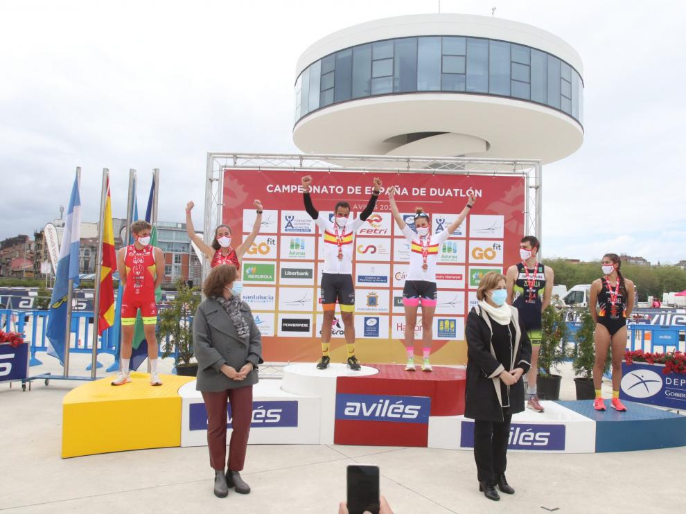 Podio élite del Nacional de duatlón con Marta Pintanel y Fernando Zorrilla en la tercera posición