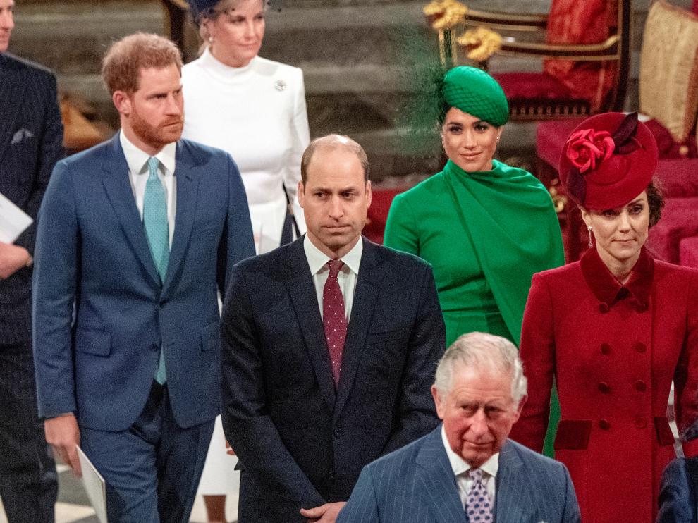 Imagen de archivo del príncipe Enrique y la familia real británica.