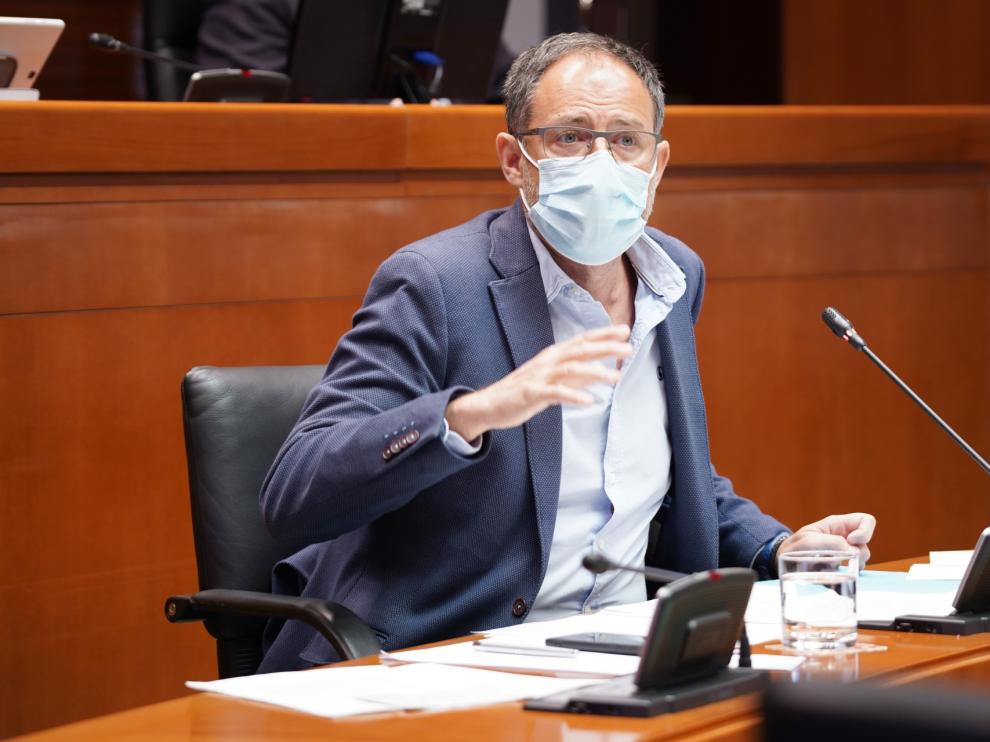 Antonio Martínez, en las Cortes de Aragón.