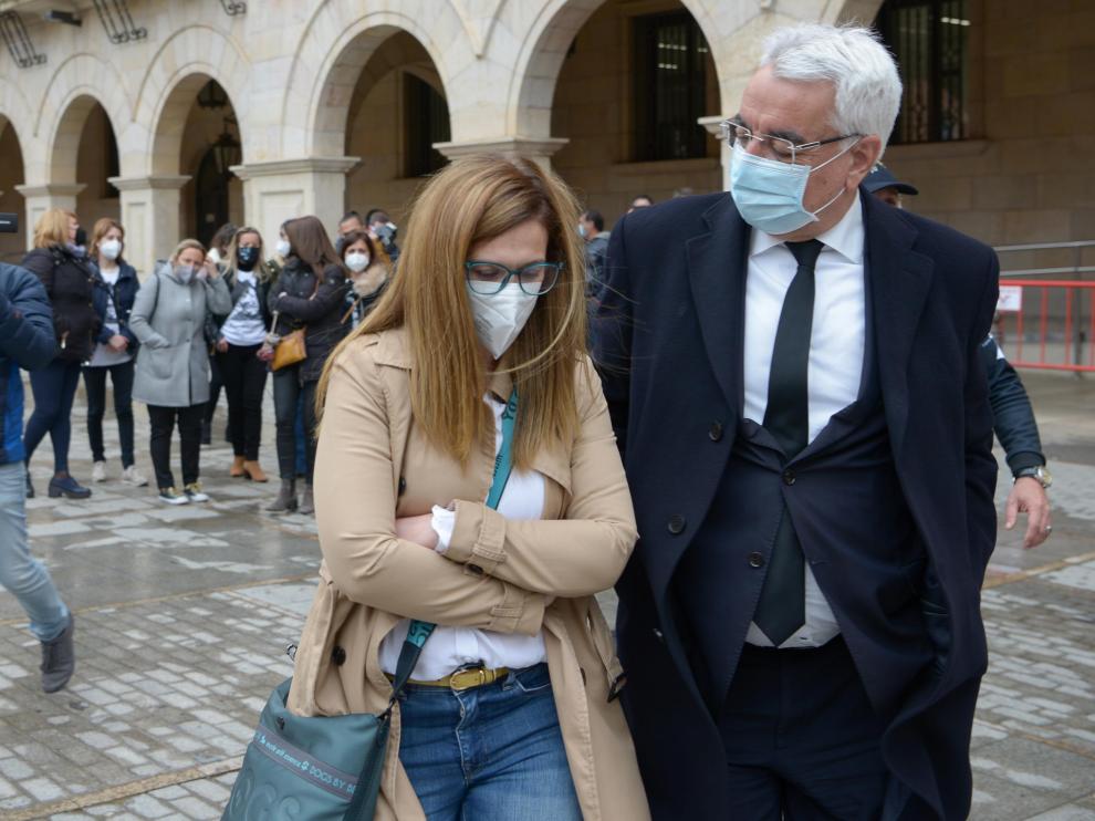 La mujer de José Luis Iranzo a su salida de los juzgados