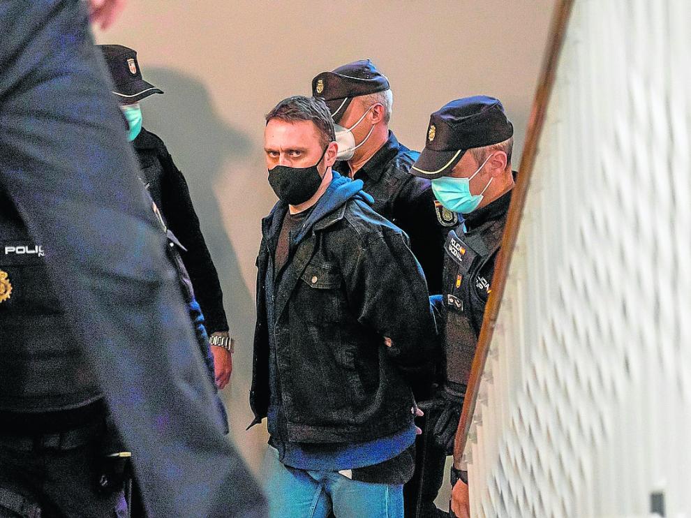 Igor el Ruso no rehúye nunca el objetivo de las cámaras. A su llegada este jueves a Teruel, tampoco lo hizo.