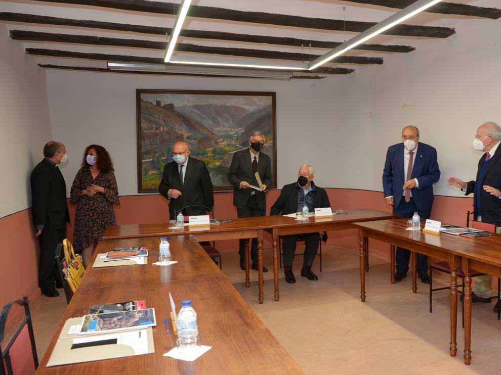 Reunión del patronato de la Fundación Santa María de Albarracín en el palacio episcopal.